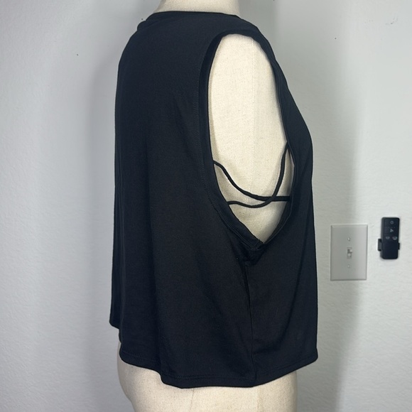 Wildfox SweaBlack Criss Cross Sides Boxy Muscle Tank Top Haley Crop size L - Picture 5 of 13